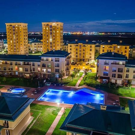 Luxury Apartment With Pool In North Bucharest Cretuleasca Eksteriør billede