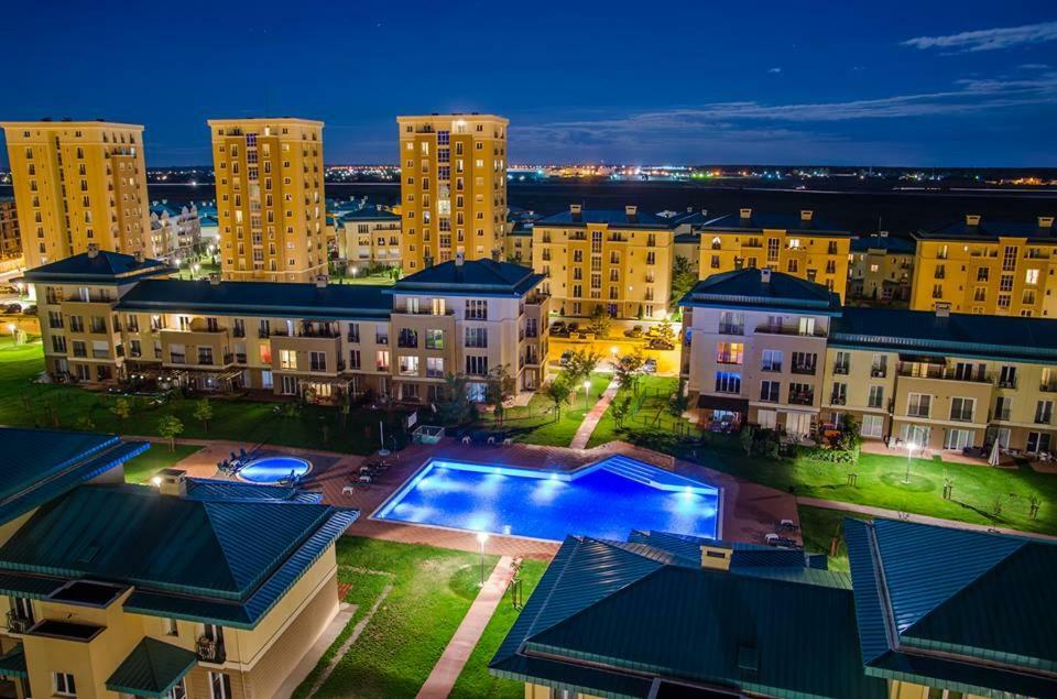 Luxury Apartment With Pool In North Bucharest Cretuleasca Eksteriør billede